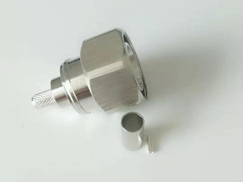 Mini DIN 4.3/10 male crimp connector for RG142 cable